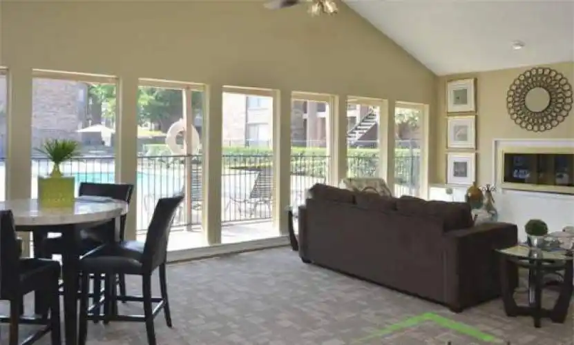 Rental by Apartment Wolf | The Crossings on Walnut Hill | 2615 W Walnut Hill Ln, Irving, TX 75038 | apartmentwolf.com