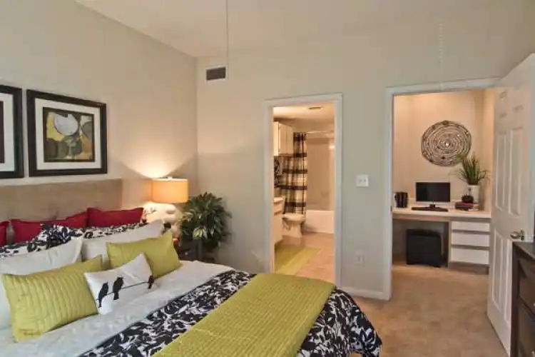 Rental by Apartment Wolf | Cascade at Fountain Lake | 10502 Fountain Lake Dr, Stafford, TX 77477 | apartmentwolf.com