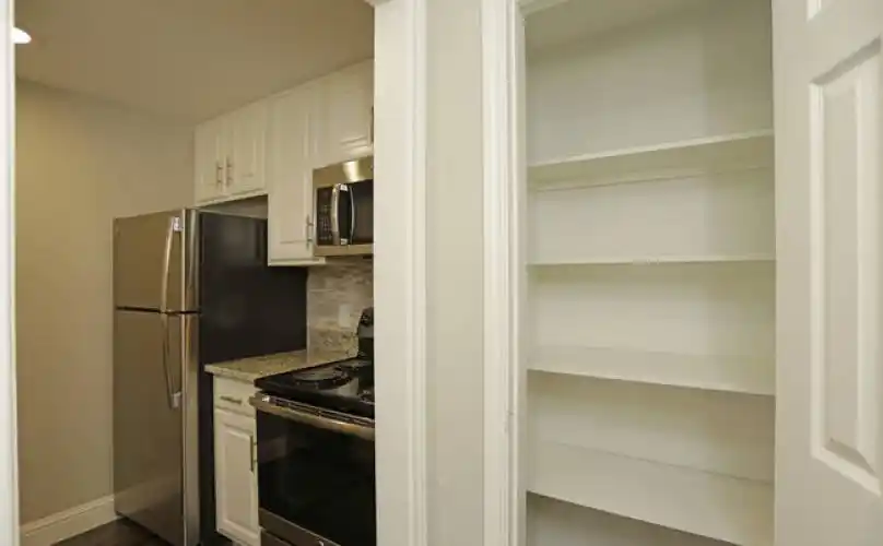 Rental by Apartment Wolf | Hadley at Bellmar | 10640 Steppington Dr, Dallas, TX 75230 | apartmentwolf.com