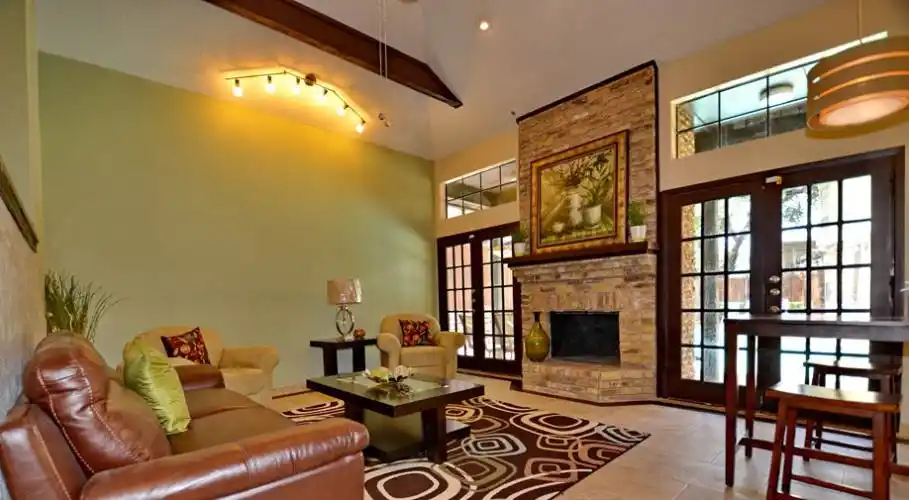 Rental by Apartment Wolf | Hidden Bend Townhomes | 5630 Spring Valley Rd, Dallas, TX 75254 | apartmentwolf.com