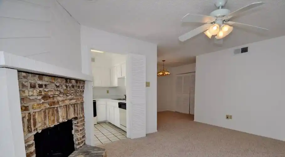 Rental by Apartment Wolf | Hidden Bend Townhomes | 5630 Spring Valley Rd, Dallas, TX 75254 | apartmentwolf.com