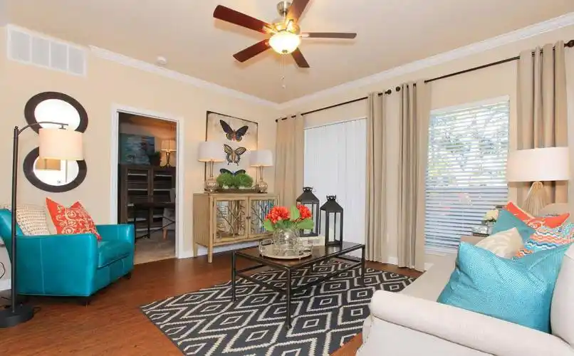 Rental by Apartment Wolf | Ivy Urban Living | 4211 Cabell Dr, Dallas, TX 75204 | apartmentwolf.com