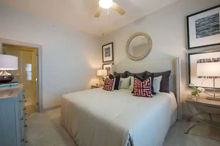 Rental by Apartment Wolf | Domain Memorial | 14800 Memorial Dr, Houston, TX 77079 | apartmentwolf.com