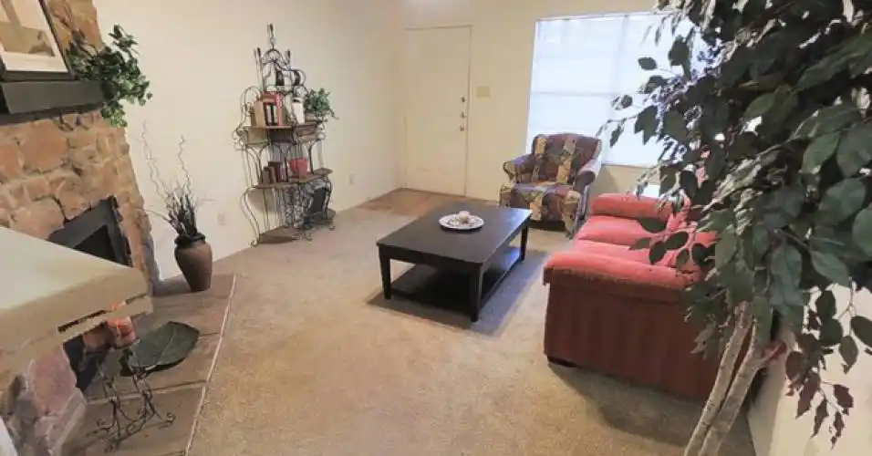 Rental by Apartment Wolf | Estelle Creek North | 4023-4031 Block Dr, Irving, TX 75038 | apartmentwolf.com