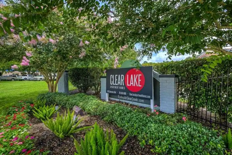 Rental by Apartment Wolf | Clear Lake Apartment Homes | 300 Cyberonics, Houston, TX 77058 | apartmentwolf.com