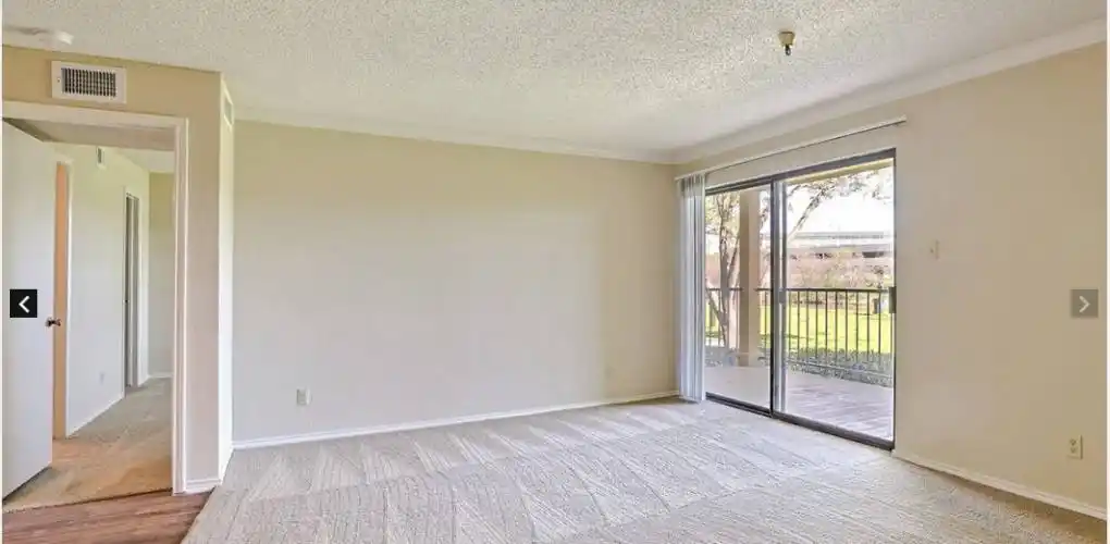 Rental by Apartment Wolf | Jefferson Creek | 800 W Royal Ln, Irving, TX 75039 | apartmentwolf.com