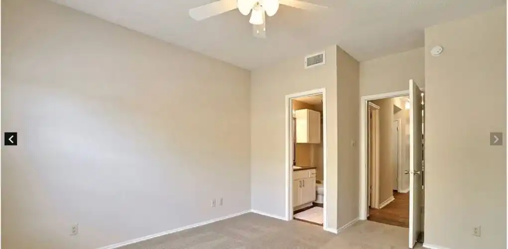 Rental by Apartment Wolf | Jefferson Creek | 800 W Royal Ln, Irving, TX 75039 | apartmentwolf.com