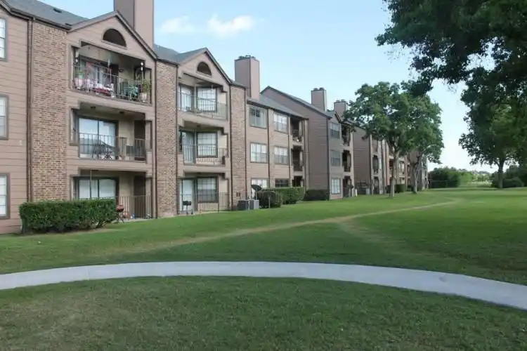 Rental by Apartment Wolf | Reserve at Windmill Lakes | 9988 Windmill Lakes Blvd, Houston, TX 77075 | apartmentwolf.com