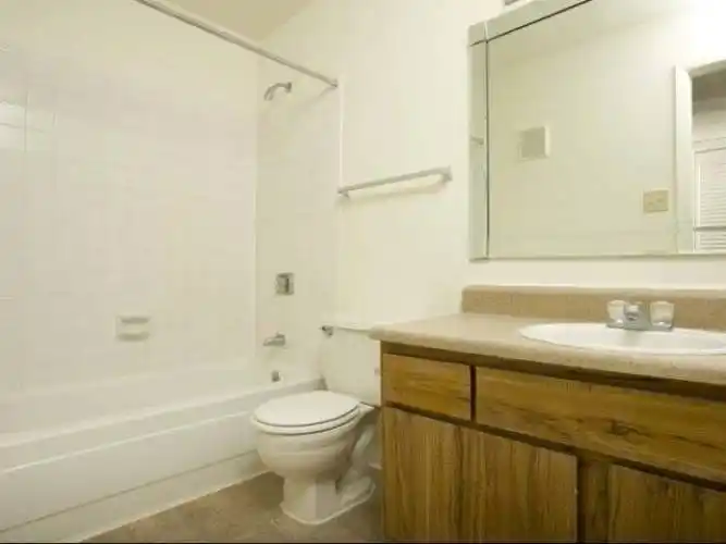 Rental by Apartment Wolf | Finley West | 9940 Richmond Ave, Houston, TX 77042 | apartmentwolf.com