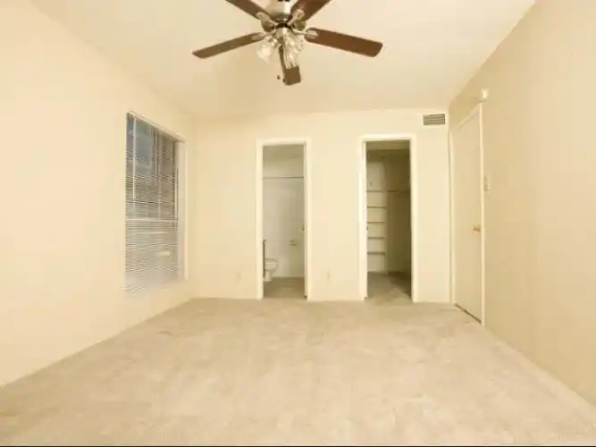 Rental by Apartment Wolf | Finley West | 9940 Richmond Ave, Houston, TX 77042 | apartmentwolf.com