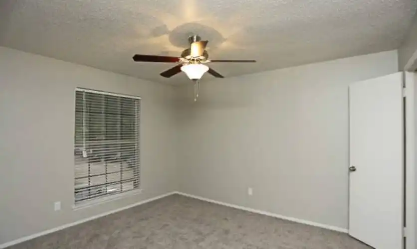 Rental by Apartment Wolf | The Ridge on Spring Valley Apartments | 5704 Spring Valley Rd, Dallas, TX 75254 | apartmentwolf.com