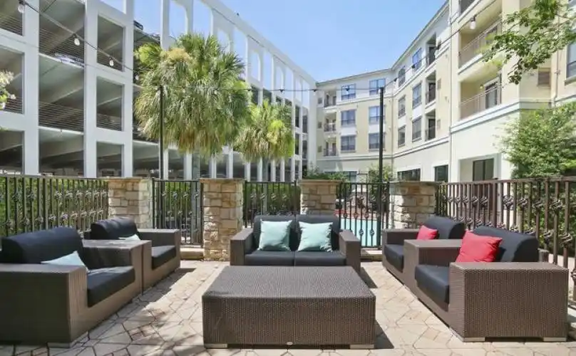 Rental by Apartment Wolf | Elan at Bluffview | 3850 W Northwest Hwy, Dallas, TX 75220 | apartmentwolf.com