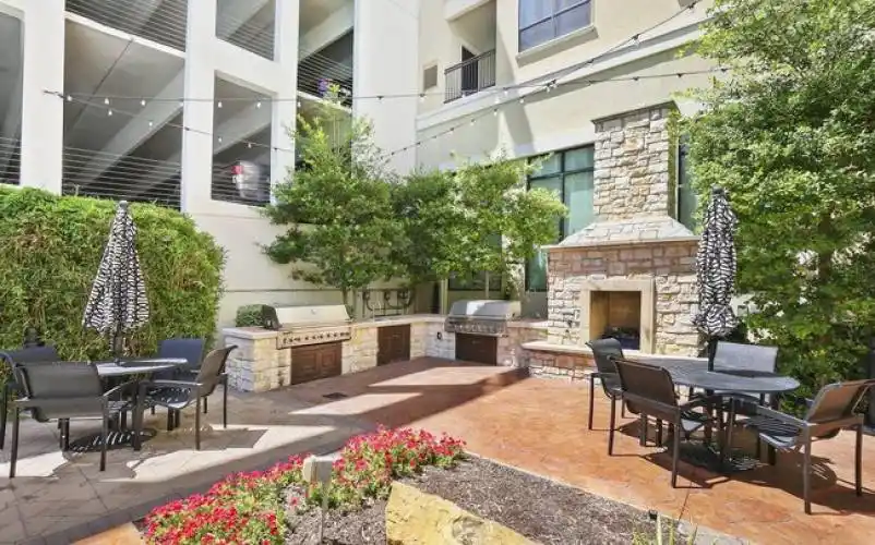 Rental by Apartment Wolf | Elan at Bluffview | 3850 W Northwest Hwy, Dallas, TX 75220 | apartmentwolf.com