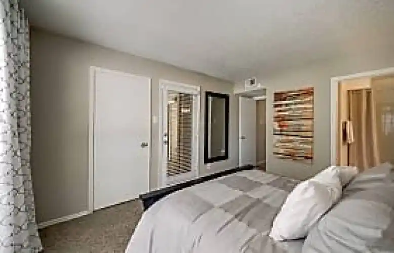 Rental by Apartment Wolf | Cross Creek Apartments | 6033 E Northwest Hwy, Dallas, TX 75231 | apartmentwolf.com