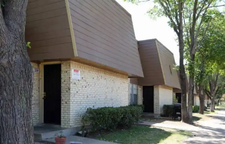 Rental by Apartment Wolf | Villages of Royal Lane | 11349 Newkirk St, Dallas, TX 75229 | apartmentwolf.com