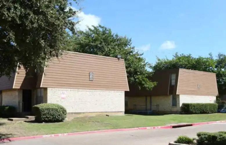 Rental by Apartment Wolf | Villages of Royal Lane | 11349 Newkirk St, Dallas, TX 75229 | apartmentwolf.com