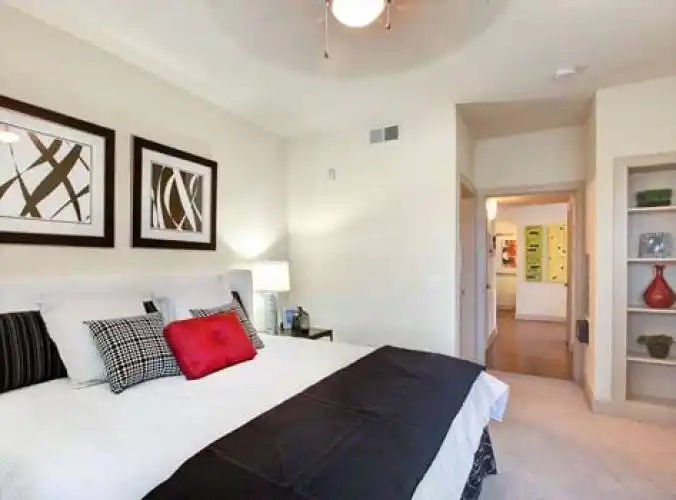 Rental by Apartment Wolf | AMLI City Vista | 2221 W Dallas St, Houston, TX 77019 | apartmentwolf.com