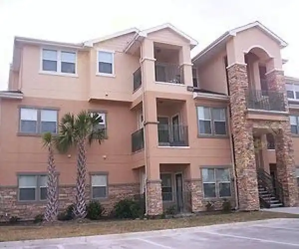 Rental by Apartment Wolf | Montelago | 11881 Gulf Pointe Dr, Houston, TX 77089 | apartmentwolf.com