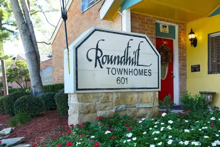 Rental by Apartment Wolf | Roundhill Townhomes | 601 Cypress Station Dr, Houston, TX 77090 | apartmentwolf.com