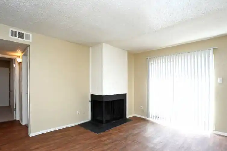 Rental by Apartment Wolf | ROCHELLE PLACE | 240 W Rochelle Rd, Irving, TX 75062 | apartmentwolf.com