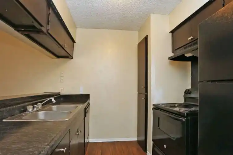 Rental by Apartment Wolf | ROCHELLE PLACE | 240 W Rochelle Rd, Irving, TX 75062 | apartmentwolf.com