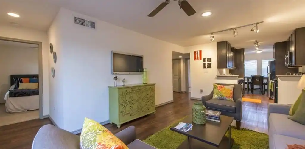 Rental by Apartment Wolf | Reserve at Garden Oaks | 3405 N Shepherd Dr, Houston, TX 77018 | apartmentwolf.com