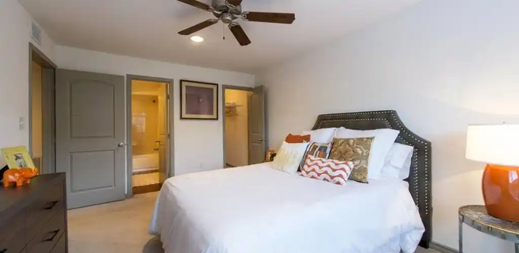 Rental by Apartment Wolf | Reserve at Garden Oaks | 3405 N Shepherd Dr, Houston, TX 77018 | apartmentwolf.com