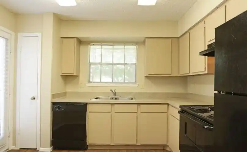 Rental by Apartment Wolf | Preston Villas | 17601 Preston Rd, Dallas, TX 75252 | apartmentwolf.com