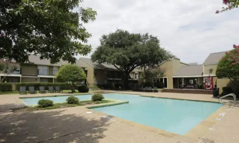 Rental by Apartment Wolf | Windridge On The Parkway | 14350 Dallas Pky N, Dallas, TX 75254 | apartmentwolf.com