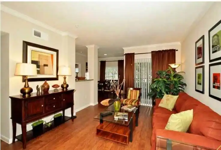 Rental by Apartment Wolf | Midtown Arbor Place | 10 Oak Ct, Houston, TX 77006 | apartmentwolf.com