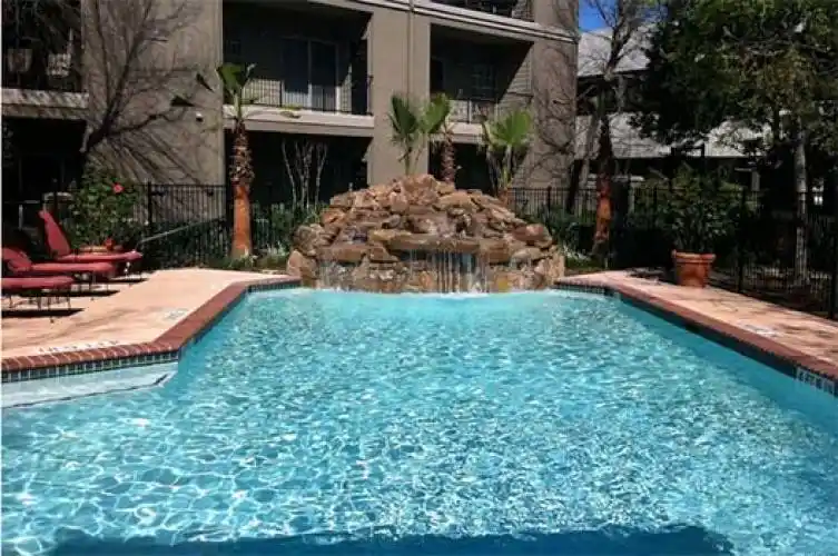 Rental by Apartment Wolf | Midtown Arbor Place | 10 Oak Ct, Houston, TX 77006 | apartmentwolf.com