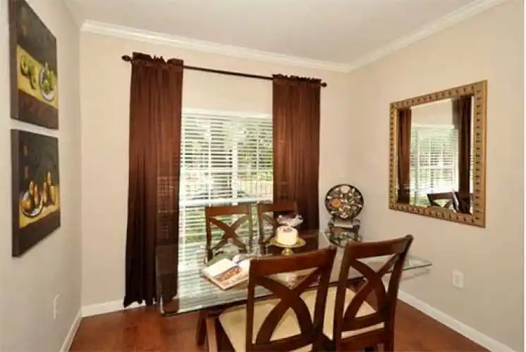 Rental by Apartment Wolf | Midtown Arbor Place | 10 Oak Ct, Houston, TX 77006 | apartmentwolf.com