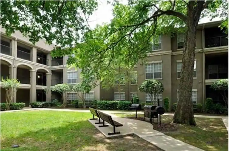 Rental by Apartment Wolf | Midtown Arbor Place | 10 Oak Ct, Houston, TX 77006 | apartmentwolf.com