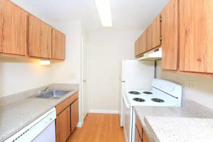 Rental by Apartment Wolf | Estates at Westchase | 2305 Hayes Rd, Houston, TX 77077 | apartmentwolf.com