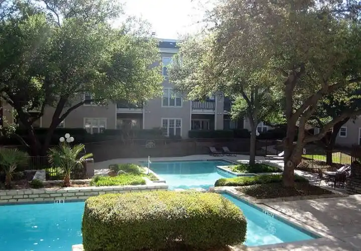 Rental by Apartment Wolf | Covington Pointe Apartments | 5330 Bent Tree Forest, Dallas, TX 75248 | apartmentwolf.com