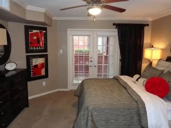 Rental by Apartment Wolf | Lincoln Galleria | 2100 Bering Dr, Houston, TX 77057 | apartmentwolf.com