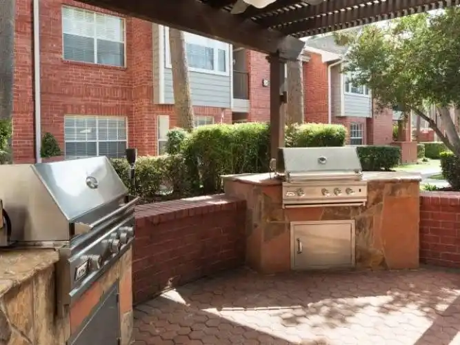 Rental by Apartment Wolf | Lincoln Galleria | 2100 Bering Dr, Houston, TX 77057 | apartmentwolf.com