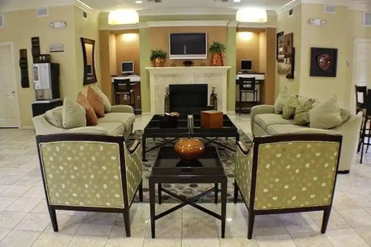 Rental by Apartment Wolf | The Gael | 4000 Essex Ln, Houston, TX 77027 | apartmentwolf.com