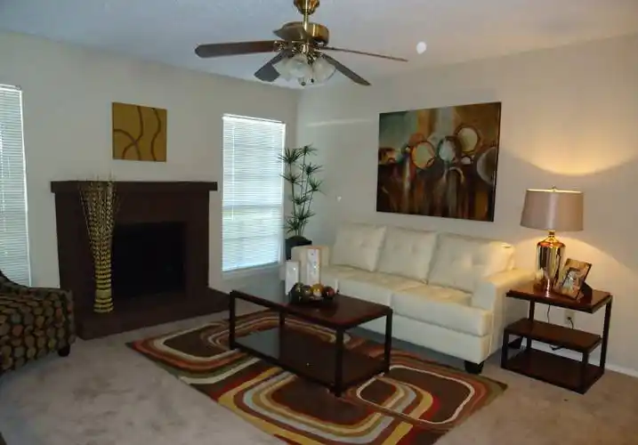 Rental by Apartment Wolf | London Park | 15889 Preston Rd, Dallas, TX 75248 | apartmentwolf.com