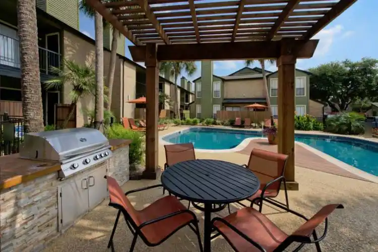 Rental by Apartment Wolf | Oaks of Westchase | 2851 Wallingford Dr, Houston, TX 77042 | apartmentwolf.com