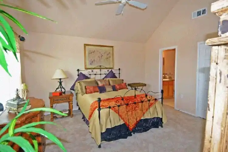 Rental by Apartment Wolf | The Diamond Hill | 9411 Westheimer Rd, Houston, TX 77063 | apartmentwolf.com