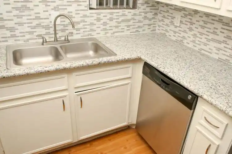 Rental by Apartment Wolf | Carrington Court Apartments | 7900 Westheimer Rd, Houston, TX 77063 | apartmentwolf.com