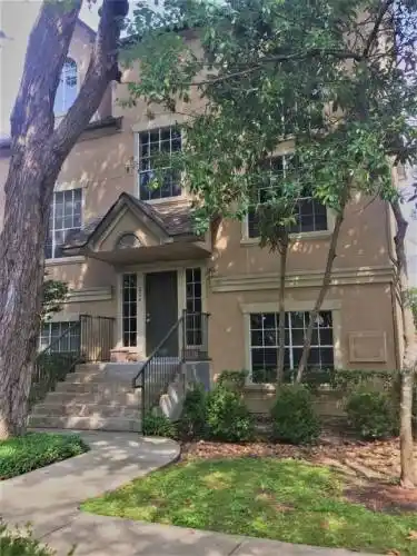 Rental by Apartment Wolf | Plaza At River Oaks | 1920 W Gray St, Houston, TX 77019 | apartmentwolf.com