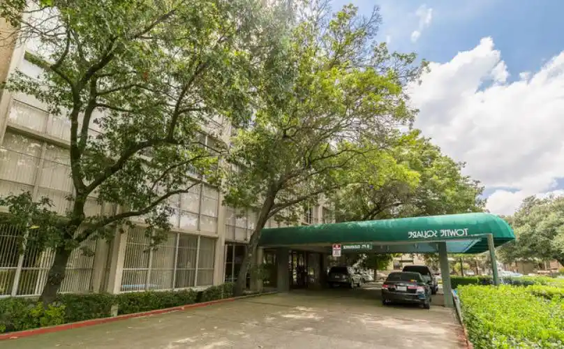 Rental by Apartment Wolf | Towne Square | 5225 Fleetwood Oaks Ave, Dallas, TX 75235 | apartmentwolf.com