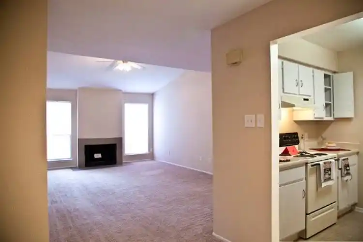 Rental by Apartment Wolf | Preserve Piney Point | 8740 Westheimer Rd, Houston, TX 77063 | apartmentwolf.com