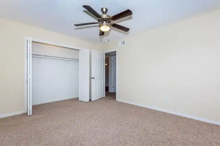 Rental by Apartment Wolf | Avalon Square Apartments | 2400 Westheimer Rd, Houston, TX 77098 | apartmentwolf.com