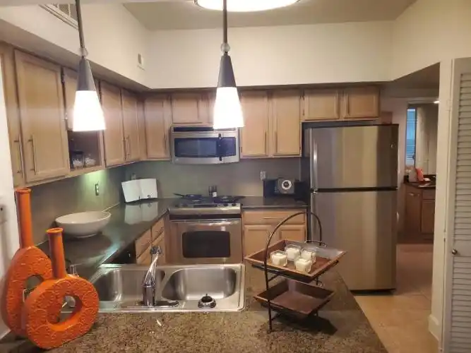 Rental by Apartment Wolf | Park on Memorial | 14855 Memorial Dr, Houston, TX 77079 | apartmentwolf.com