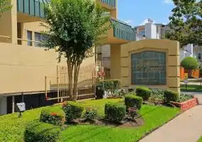 Rental by Apartment Wolf | Augusta Court | 1819 Augusta Dr, Houston, TX 77057 | apartmentwolf.com