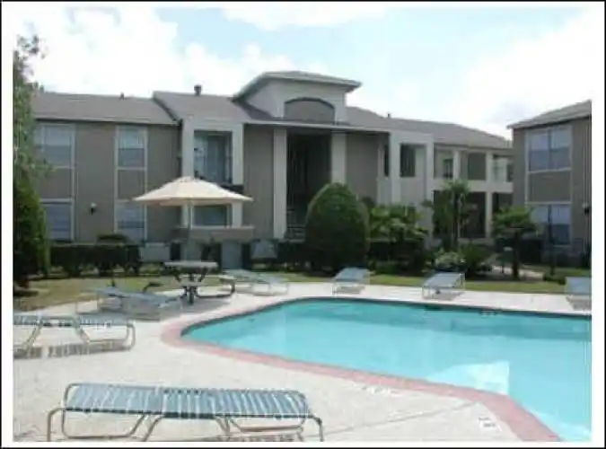 Rental by Apartment Wolf | Gables at Richmond Apartments | 3400 Ocee St, Houston, TX 77063 | apartmentwolf.com