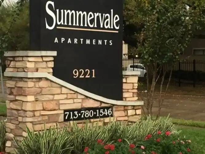 Rental by Apartment Wolf | Summervale Apartments | 9221 Pagewood Ln, Houston, TX 77063 | apartmentwolf.com